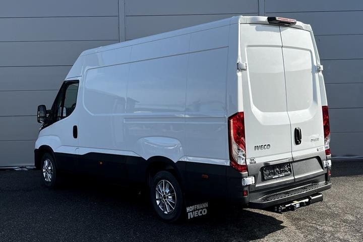 Hvid Iveco Daily fra 2023