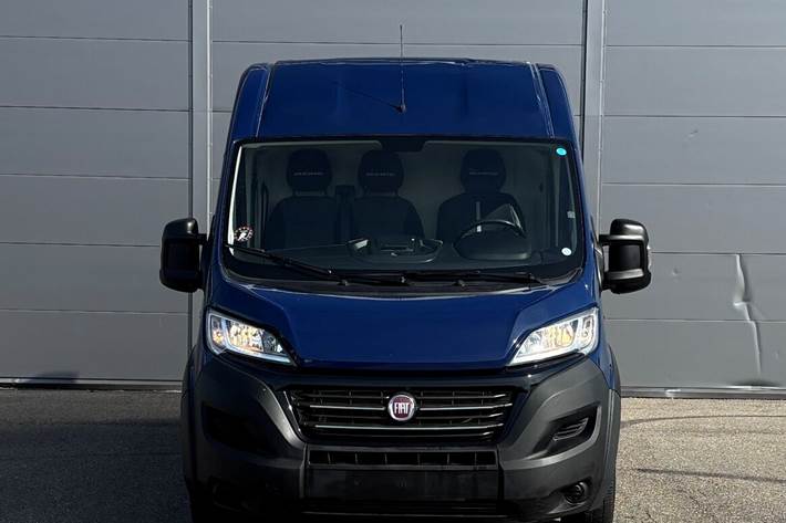 Blå Fiat Ducato fra 2019
