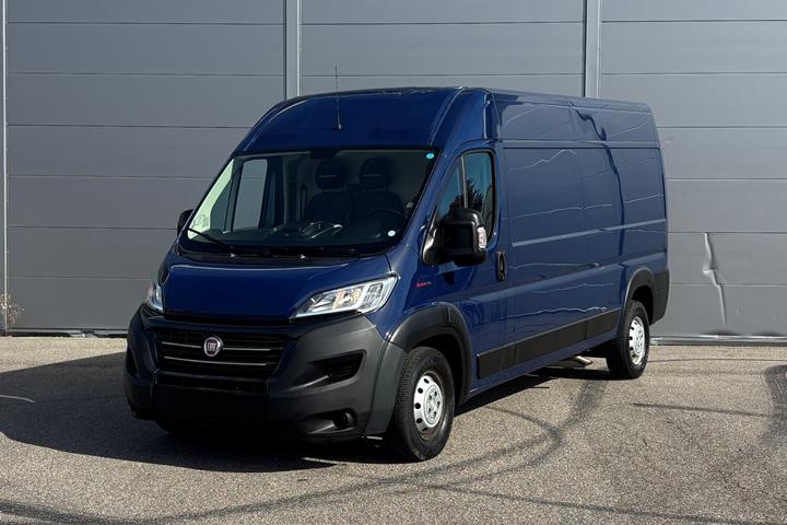 Blå Fiat Ducato fra 2019