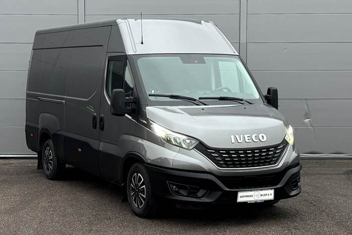 Grå Iveco Daily fra 2021