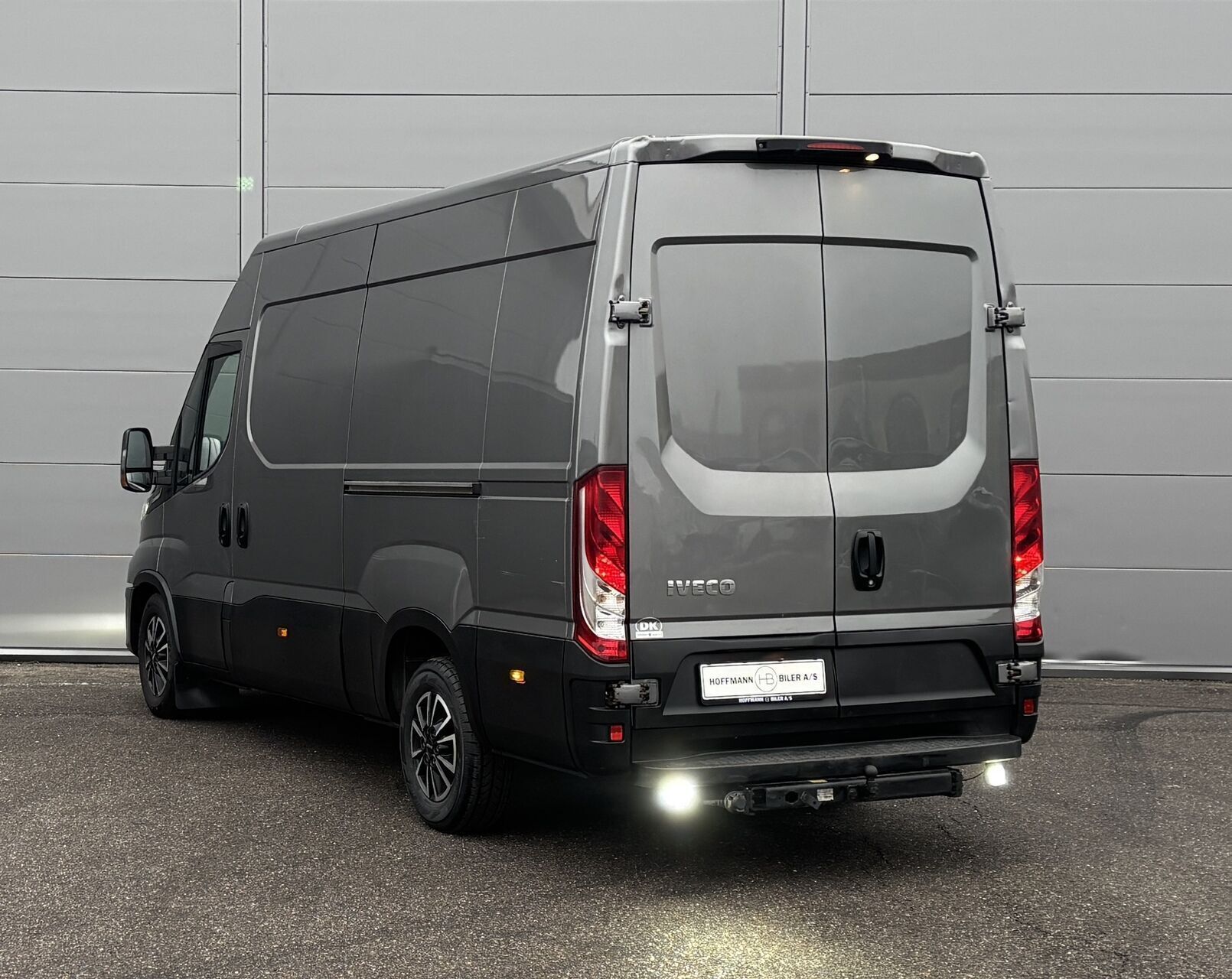 Grå Iveco Daily fra 2021