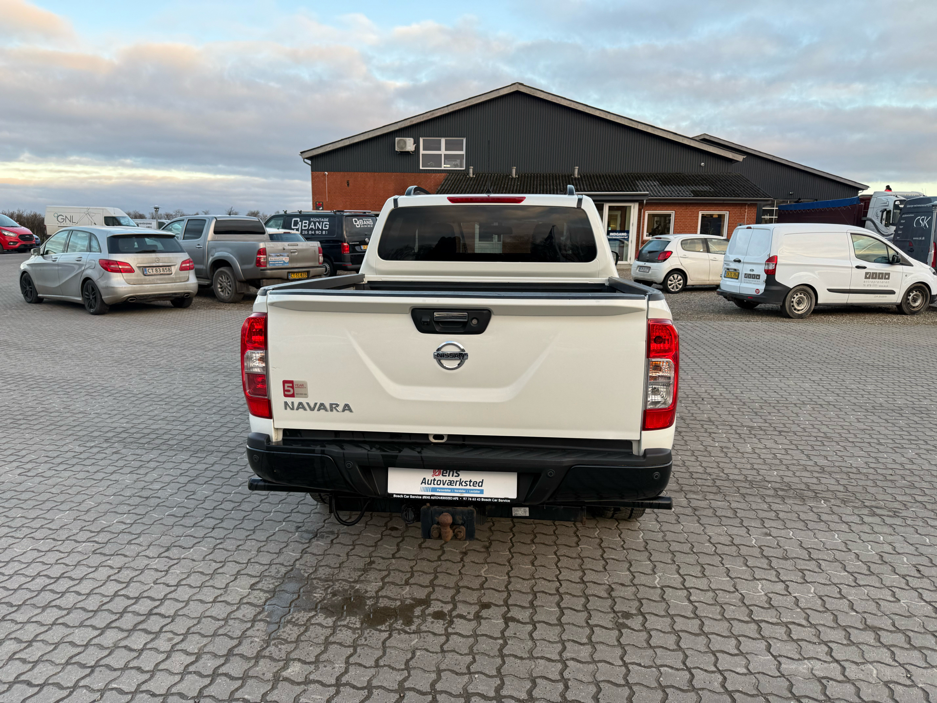 Nissan Navara 2,3 Dob. Cab DCi N-Guard 4x4 190HK DobKab 7g Aut.