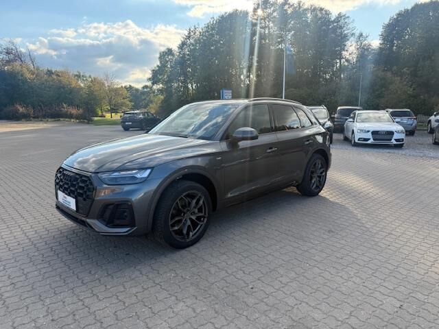 Grå Audi Q5 fra 2022