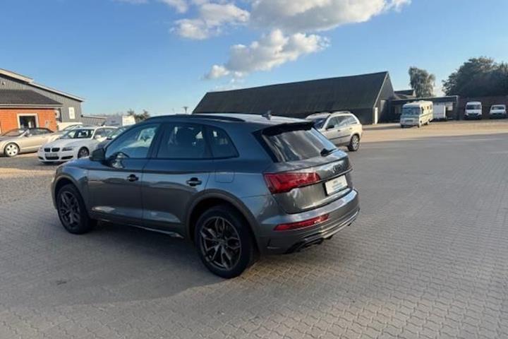 Grå Audi Q5 fra 2022