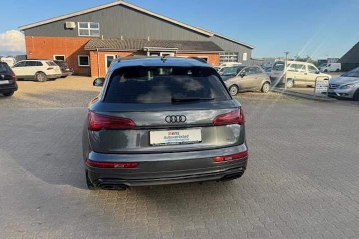 Grå Audi Q5 fra 2022