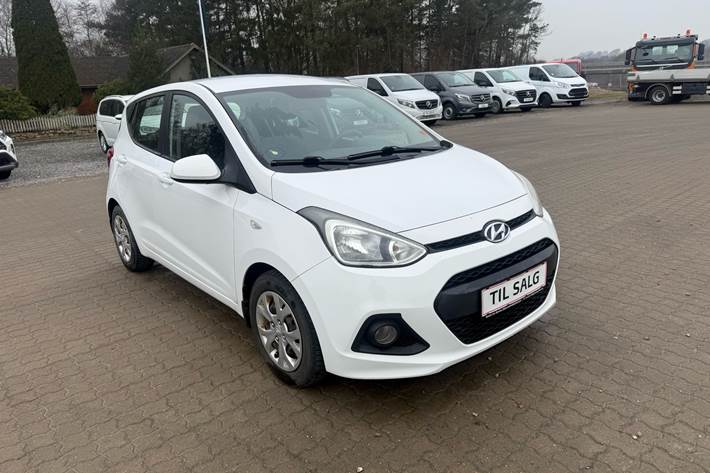 Hvid Hyundai i10 fra 2015