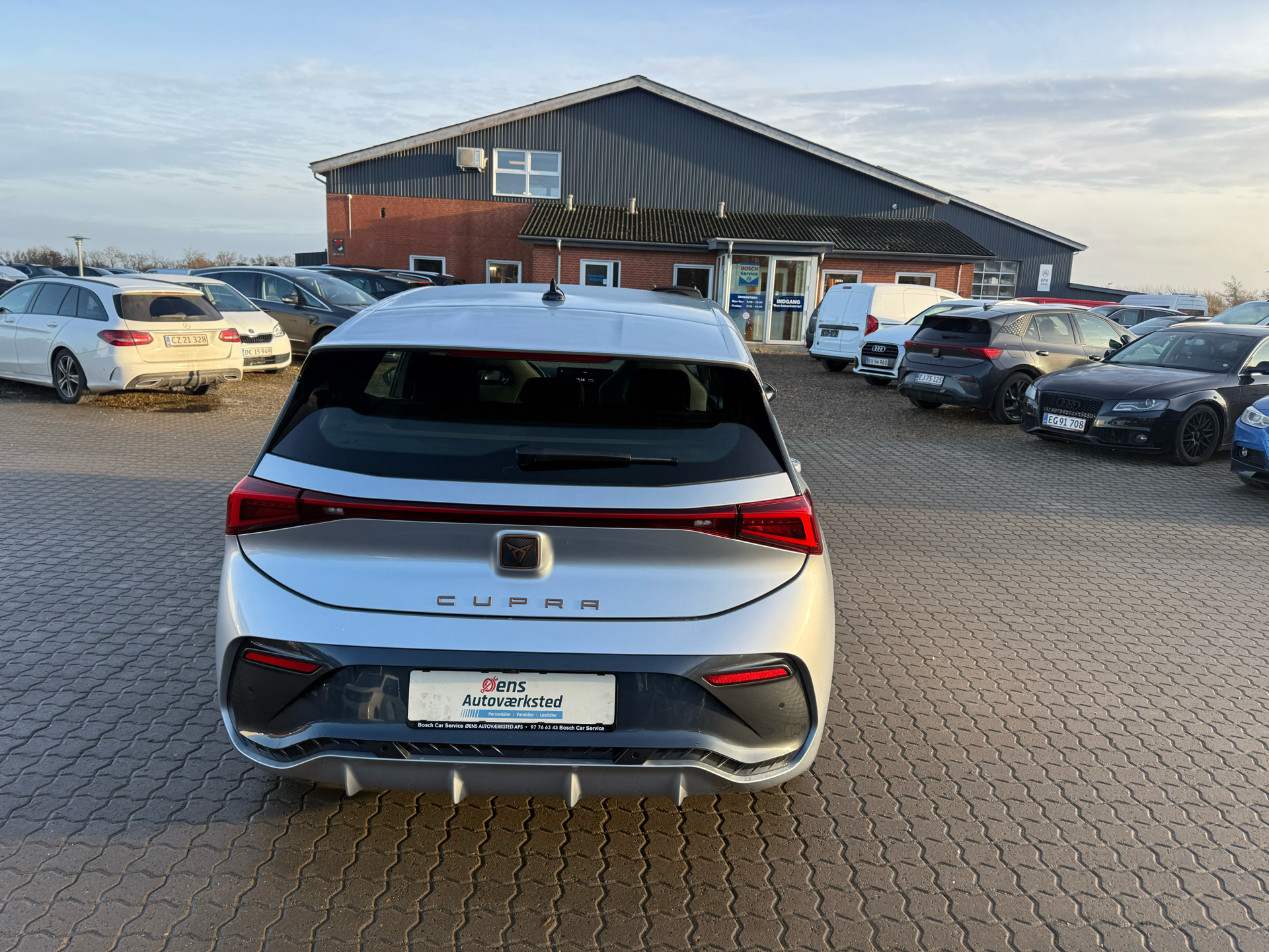 Sølv Cupra Born fra 2023