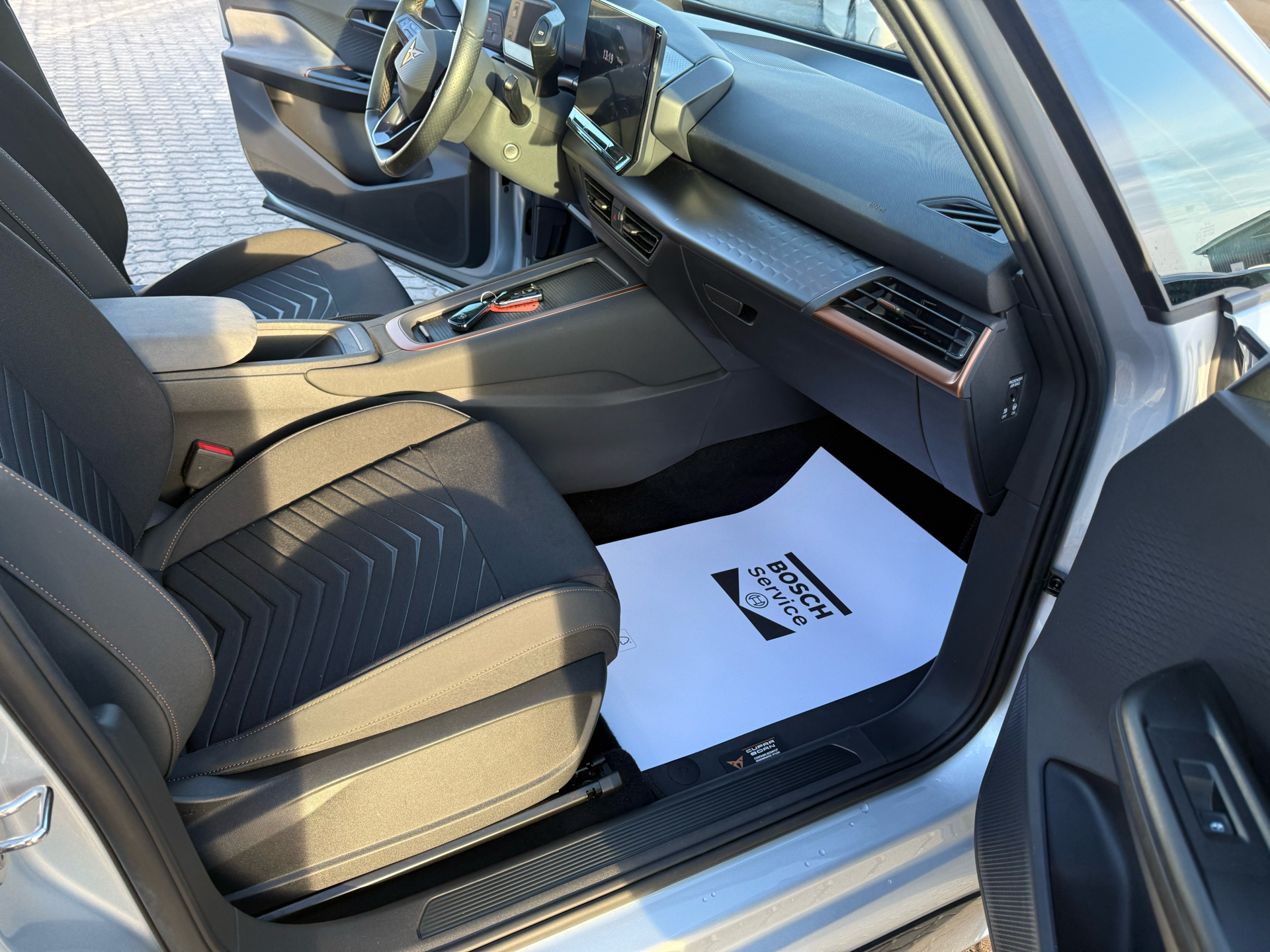 Sølv Cupra Born fra 2023