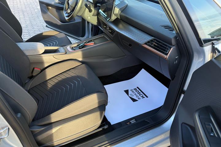 Sølv Cupra Born fra 2023