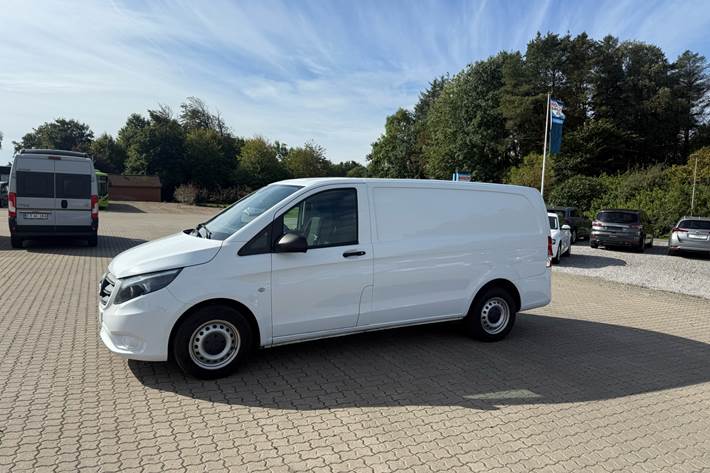 Hvid Mercedes Vito fra 2021