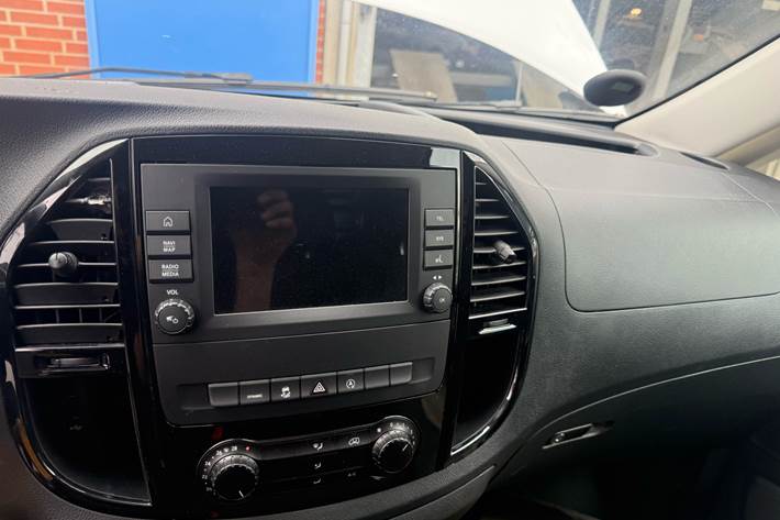 Hvid Mercedes Vito fra 2021