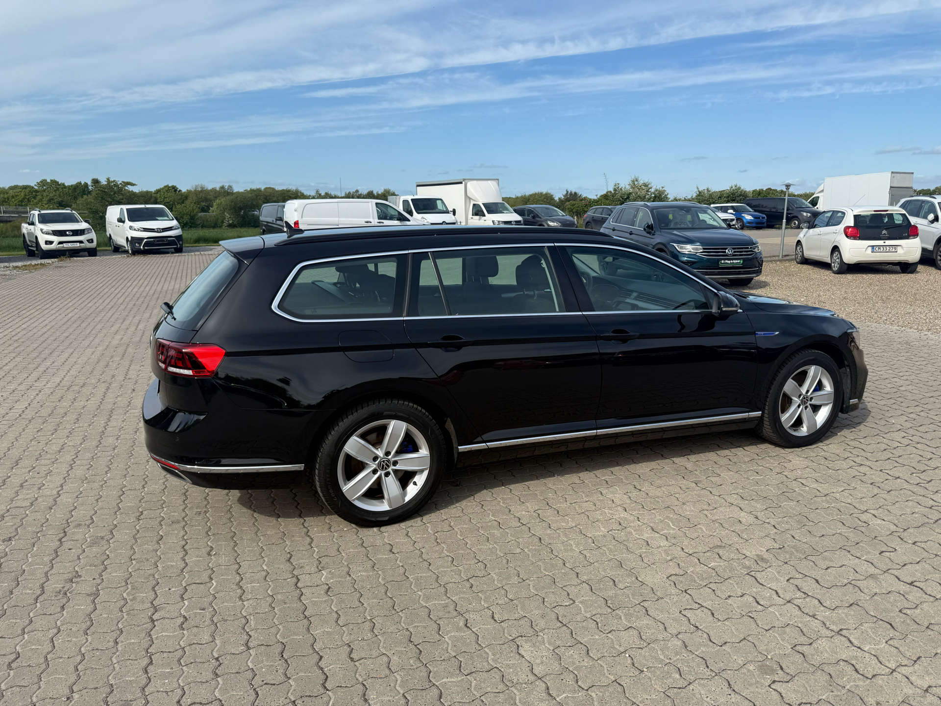 Sort VW Passat fra 2022