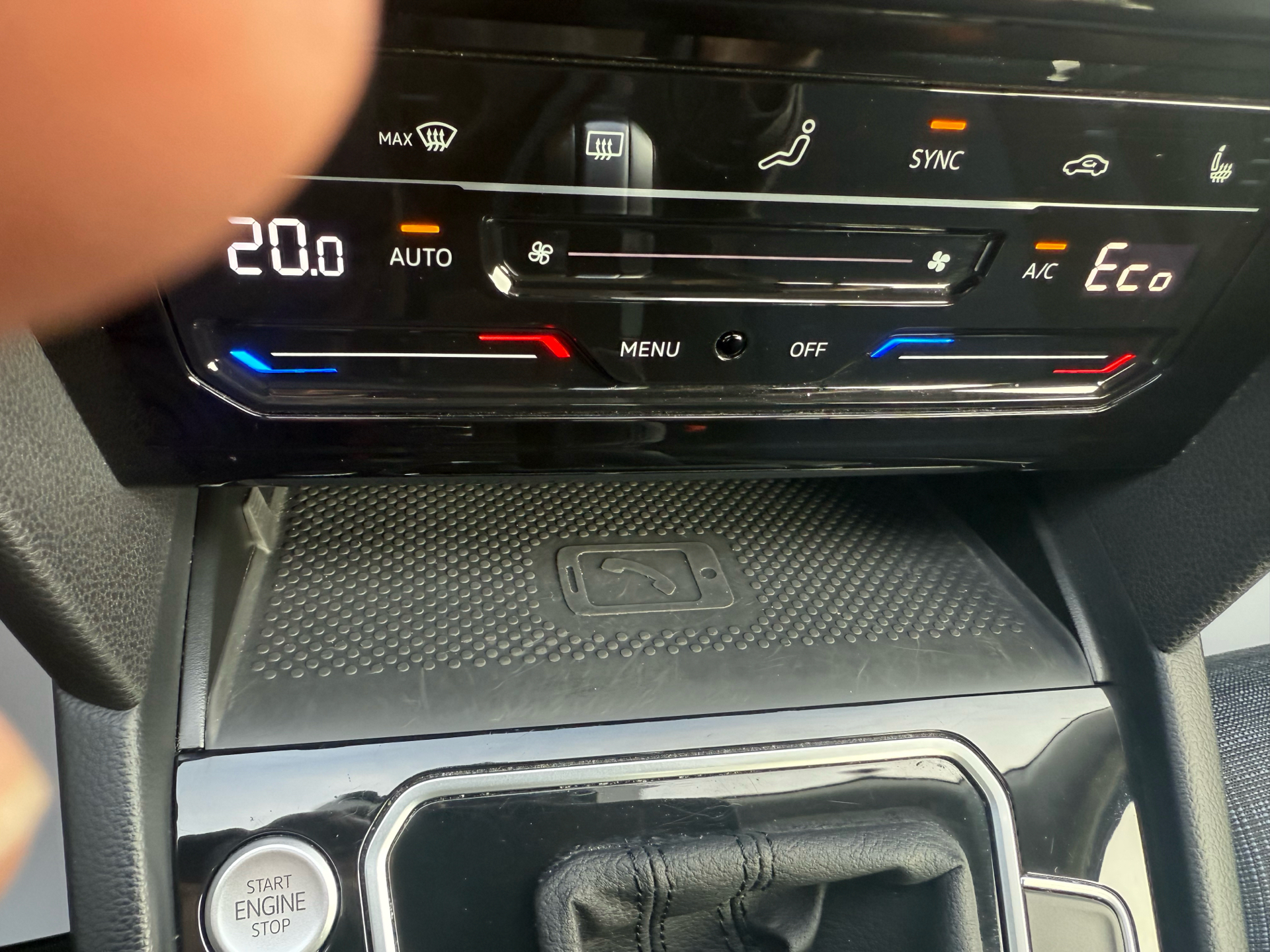 Sort VW Passat fra 2022