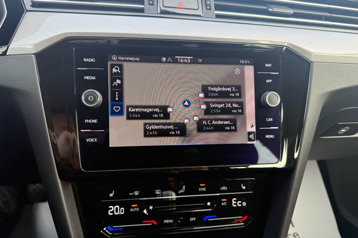 Sort VW Passat fra 2022