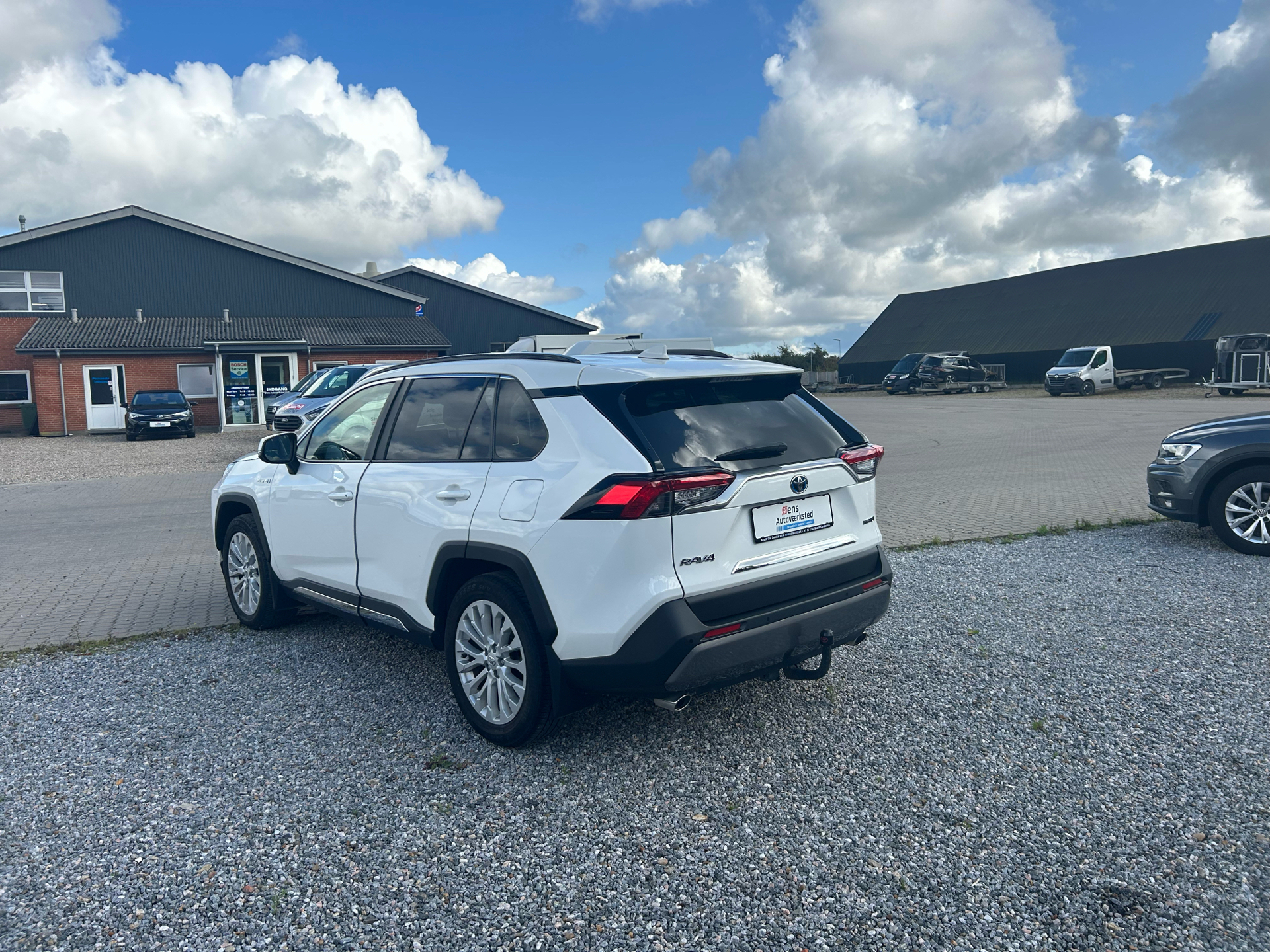 Hvid Toyota RAV4 fra 2019