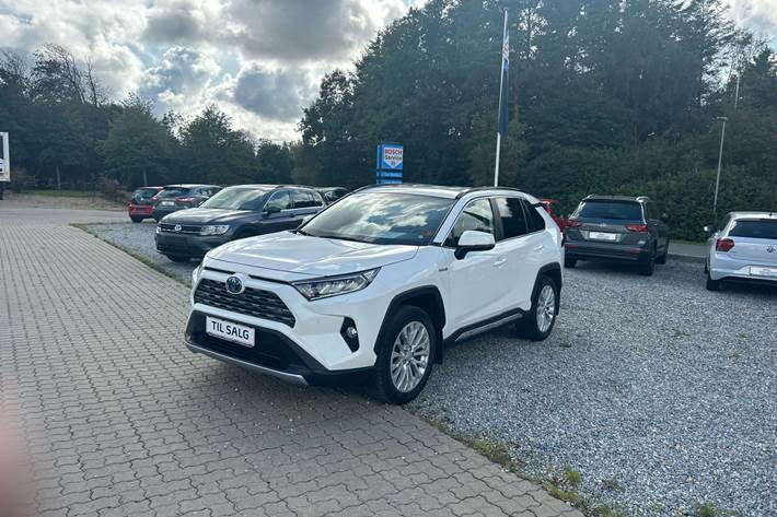 Hvid Toyota RAV4 fra 2019