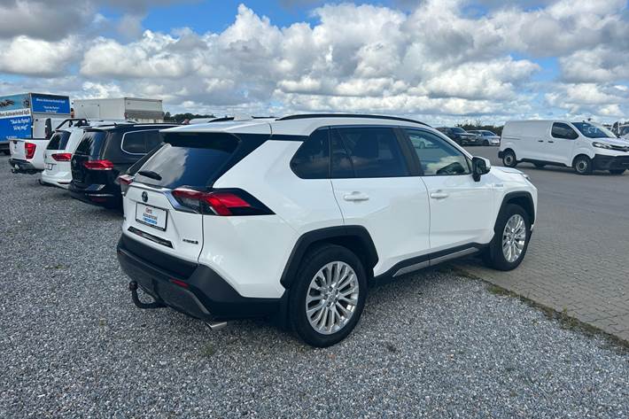 Hvid Toyota RAV4 fra 2019