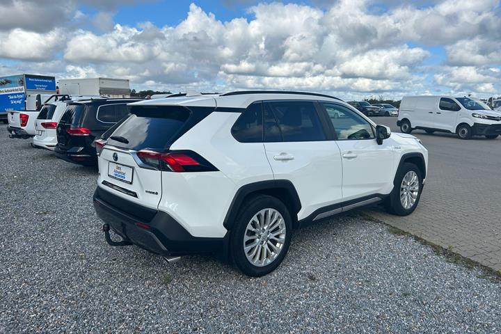 Hvid Toyota RAV4 fra 2019
