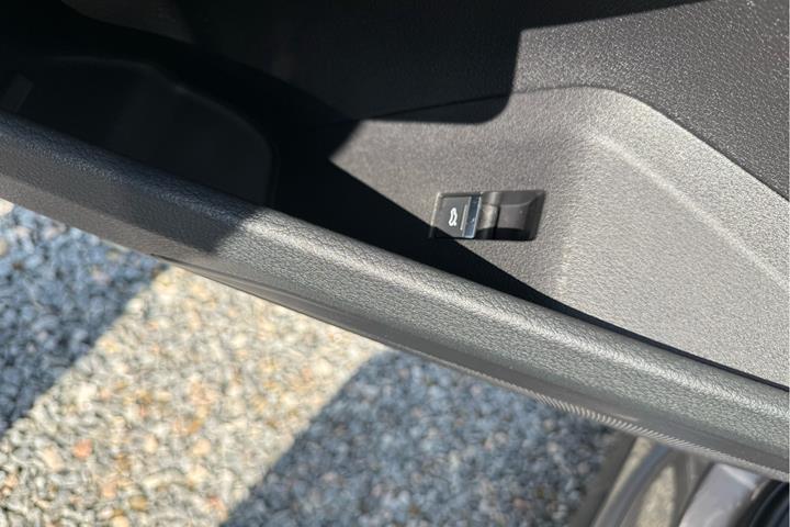 Grå Audi e-tron fra 2019
