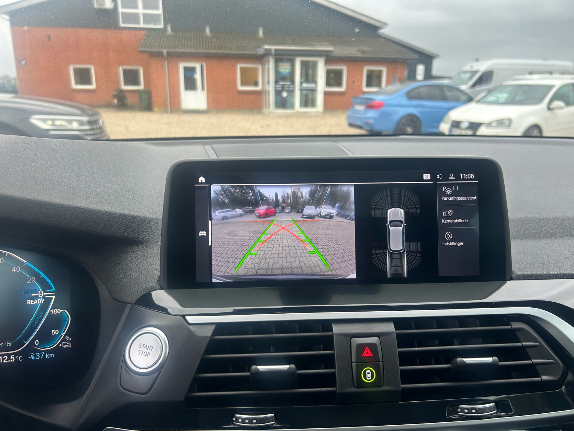 Grå BMW X3 fra 2021