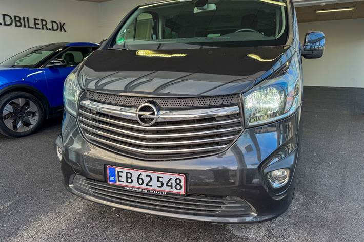 Sort Opel Vivaro fra 2017