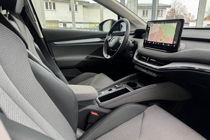 Sort Skoda Enyaq fra 2023