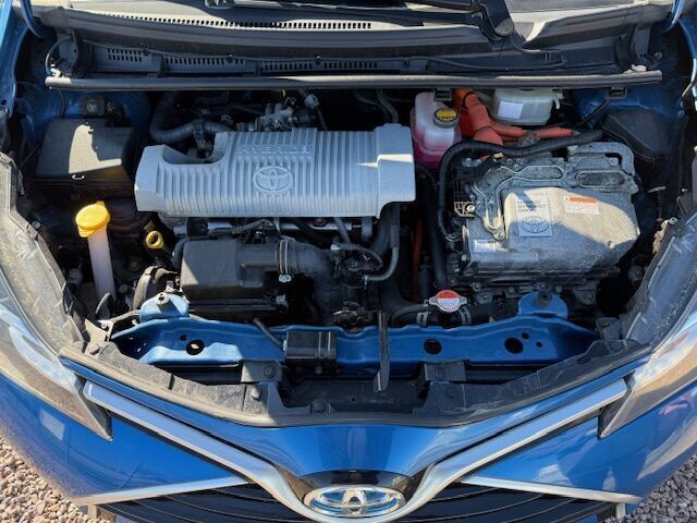 Blå Toyota Yaris fra 2015