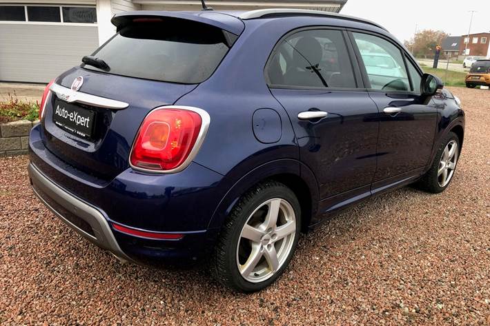 Blå Fiat 500X fra 2016