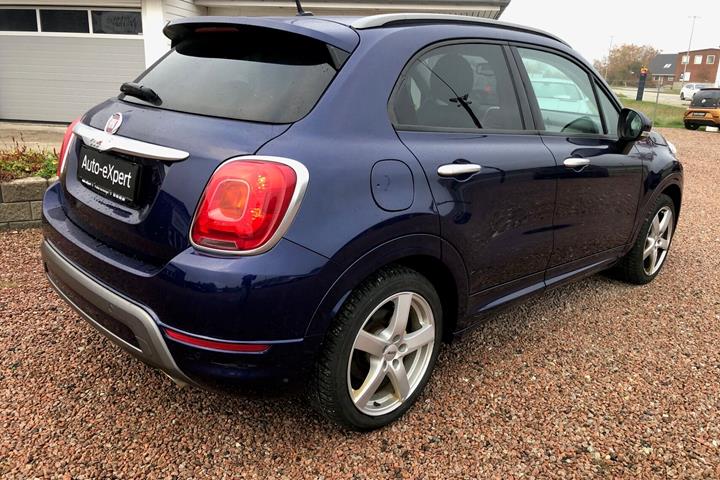 Blå Fiat 500X fra 2016