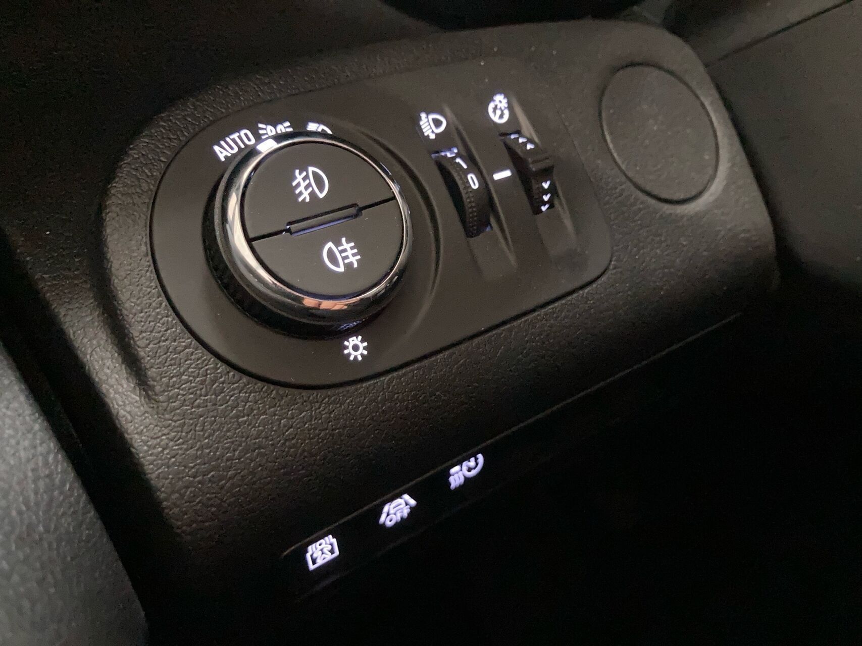 Grå Opel Combo-e Life fra 2024