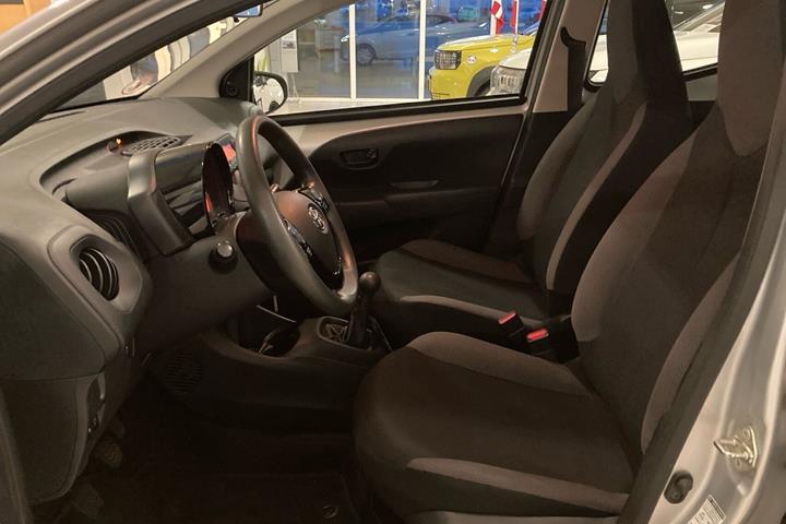 Sølv Toyota Aygo fra 2018