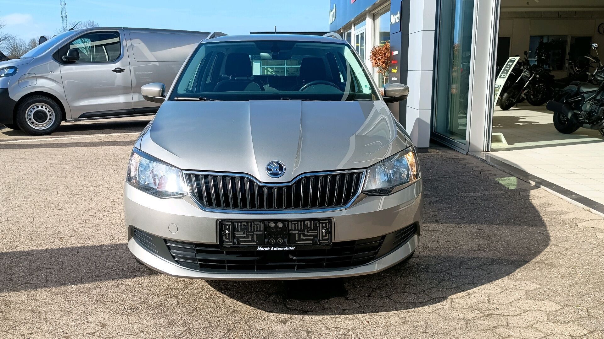 Beige Skoda Fabia fra 2015