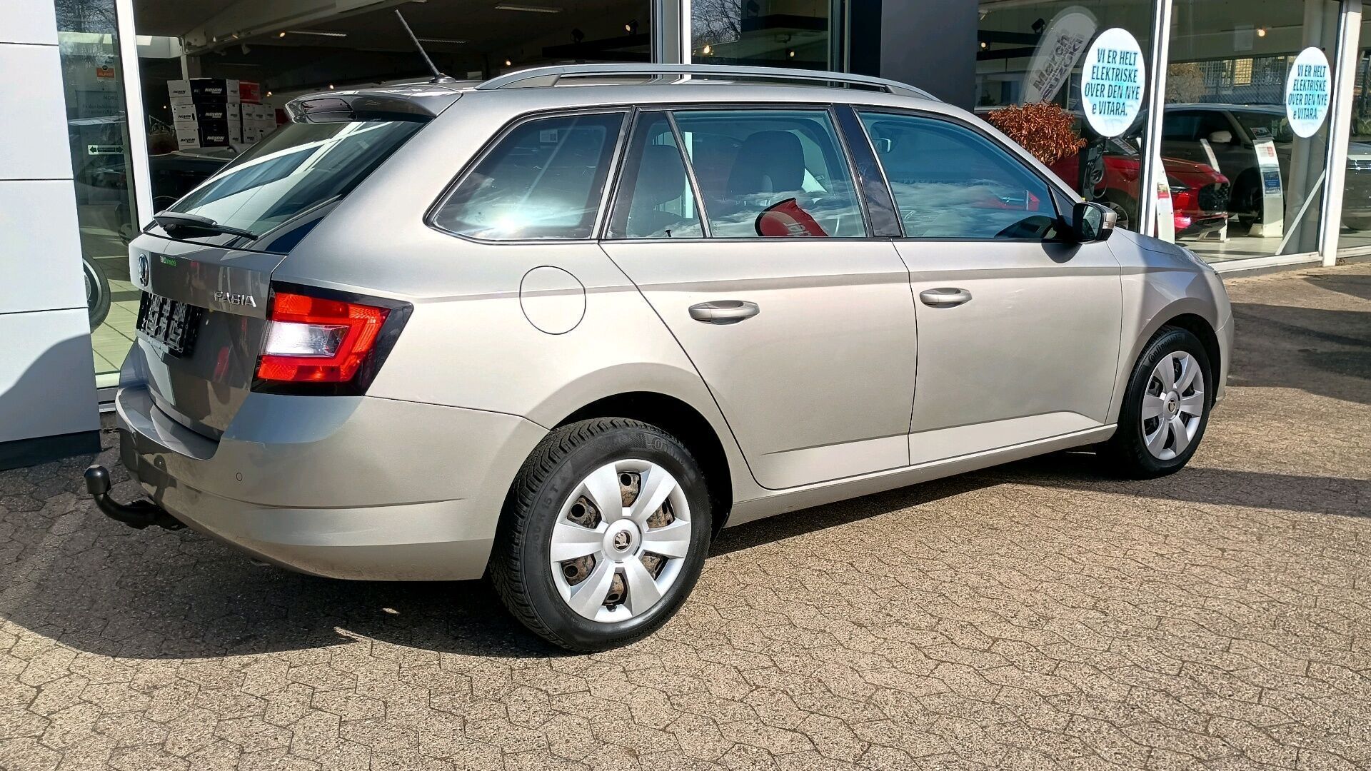 Beige Skoda Fabia fra 2015