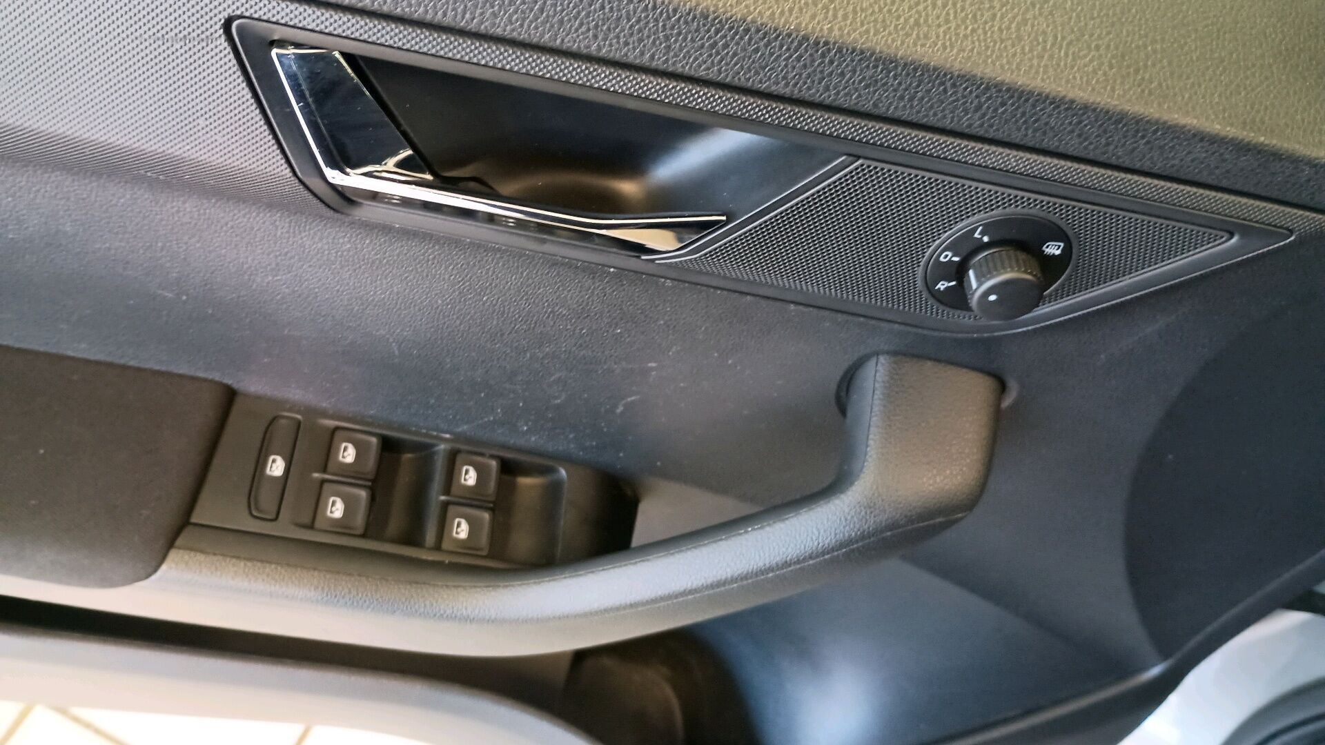 Beige Skoda Fabia fra 2015