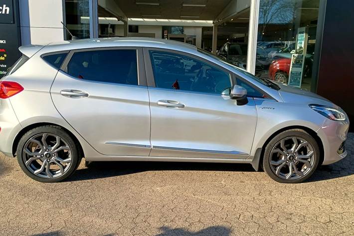 Sølv Ford Fiesta fra 2018