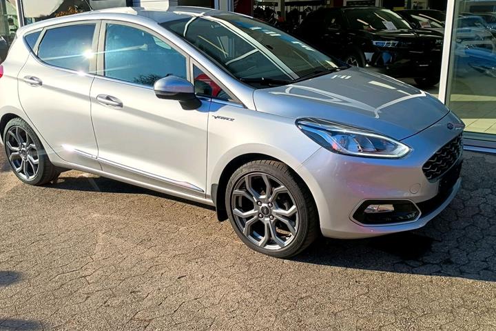 Sølv Ford Fiesta fra 2018