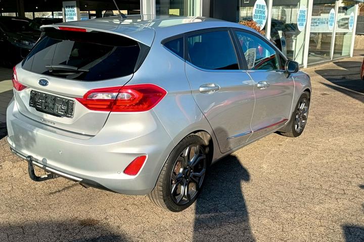 Sølv Ford Fiesta fra 2018