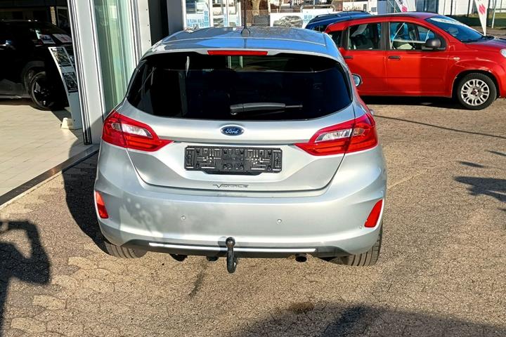 Sølv Ford Fiesta fra 2018
