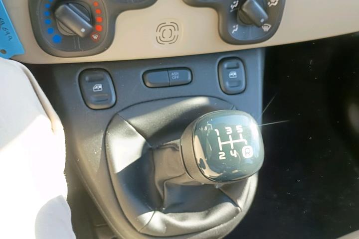 Orange Fiat Panda fra 2013