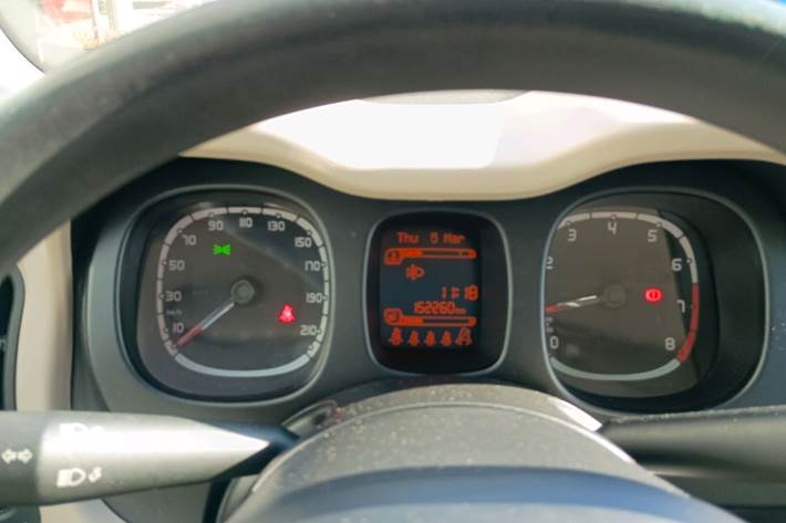 Orange Fiat Panda fra 2013