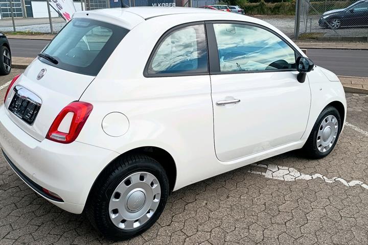Beige Fiat 500 fra 2018
