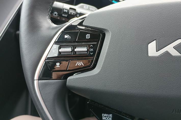 Grå Kia Niro EV fra 2023