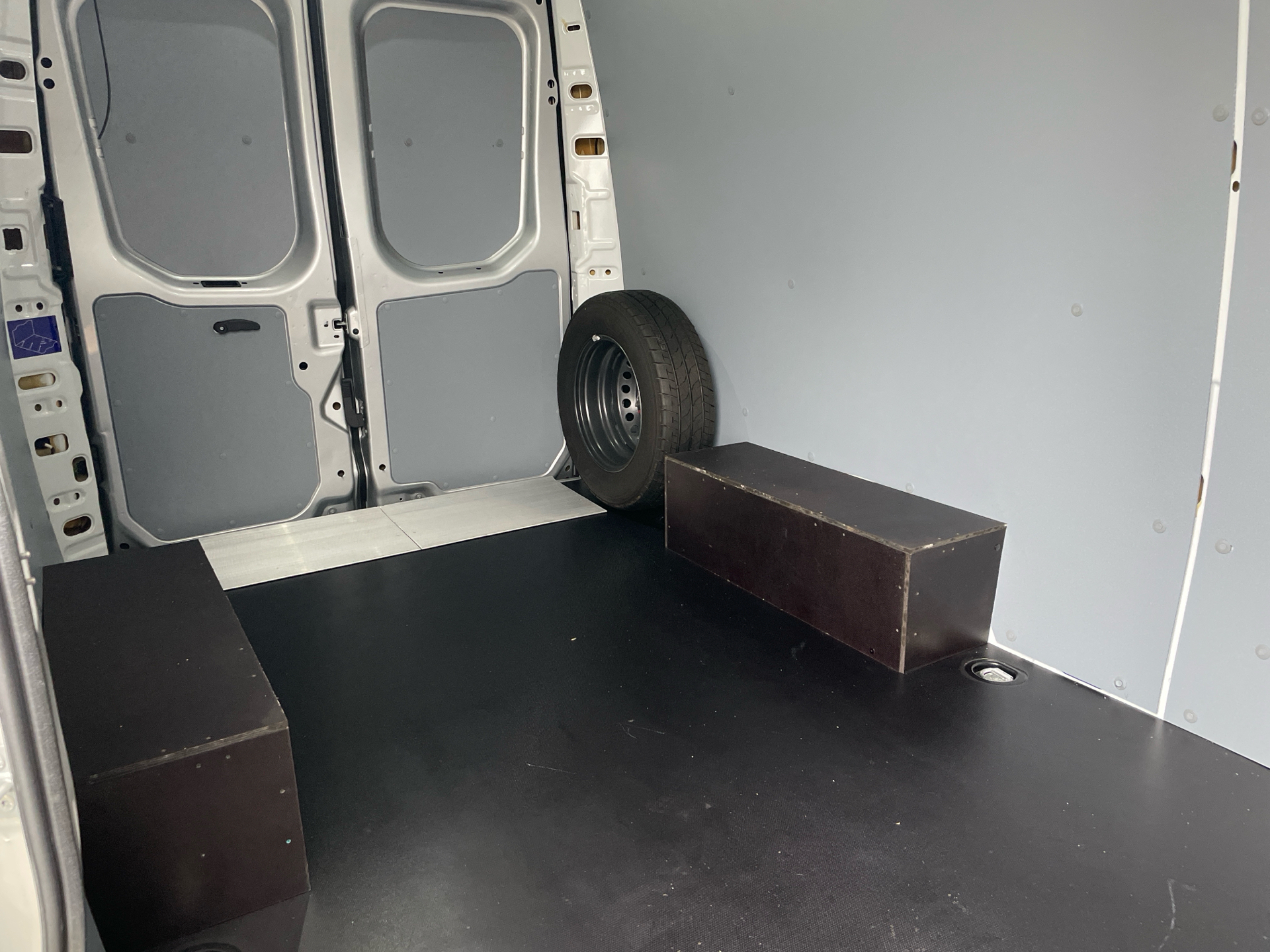 Grå Iveco Daily fra 2025