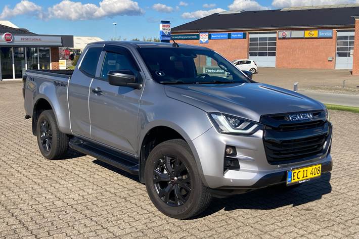 Sølv Isuzu D-Max fra 2025 set udefra