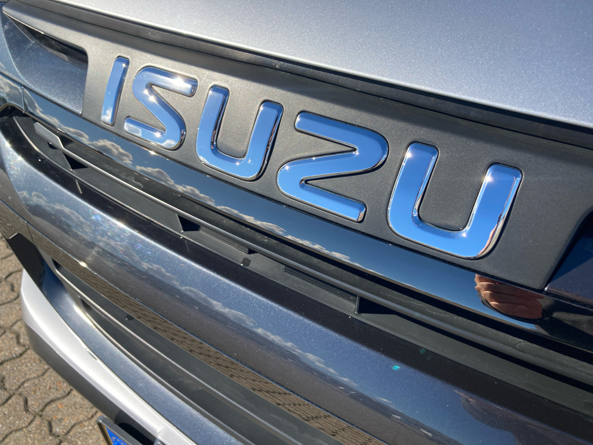 Sølv Isuzu D-Max fra 2025