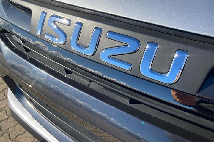 Sølv Isuzu D-Max fra 2025