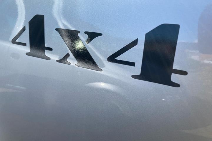 Sølv Isuzu D-Max fra 2025