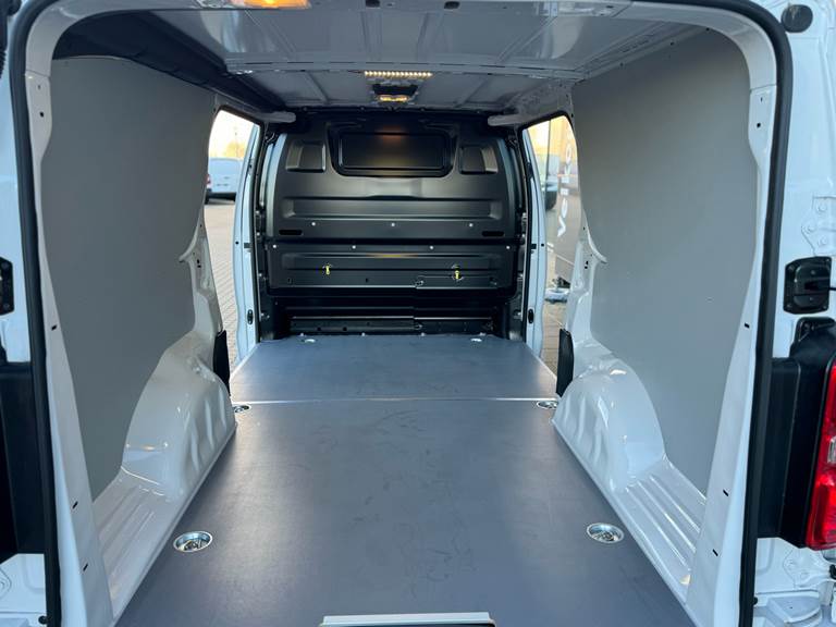 Citroën e-Jumpy L3 EL Masterline 136HK Van Trinl. Gear