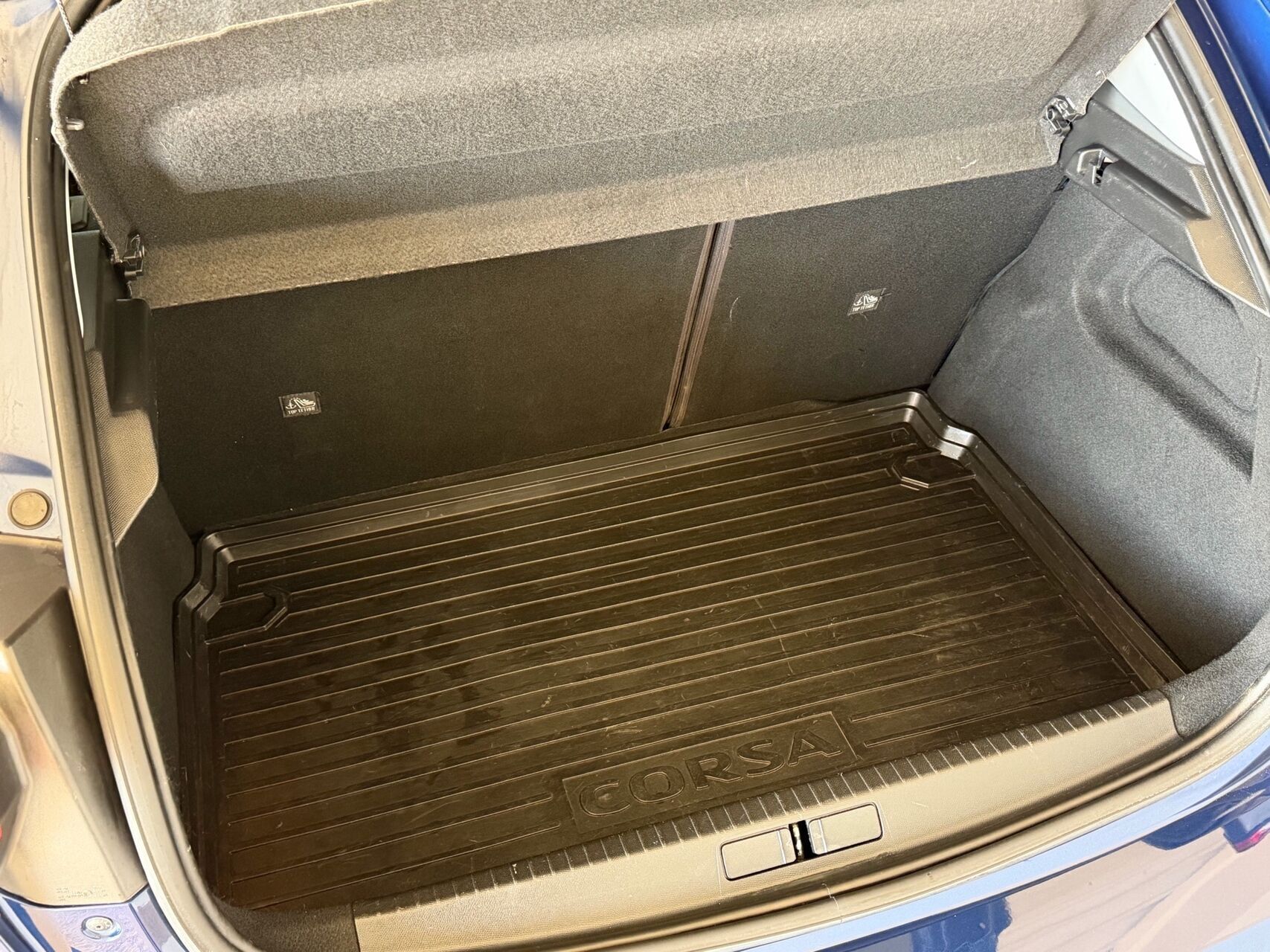 Blå Opel Corsa fra 2021