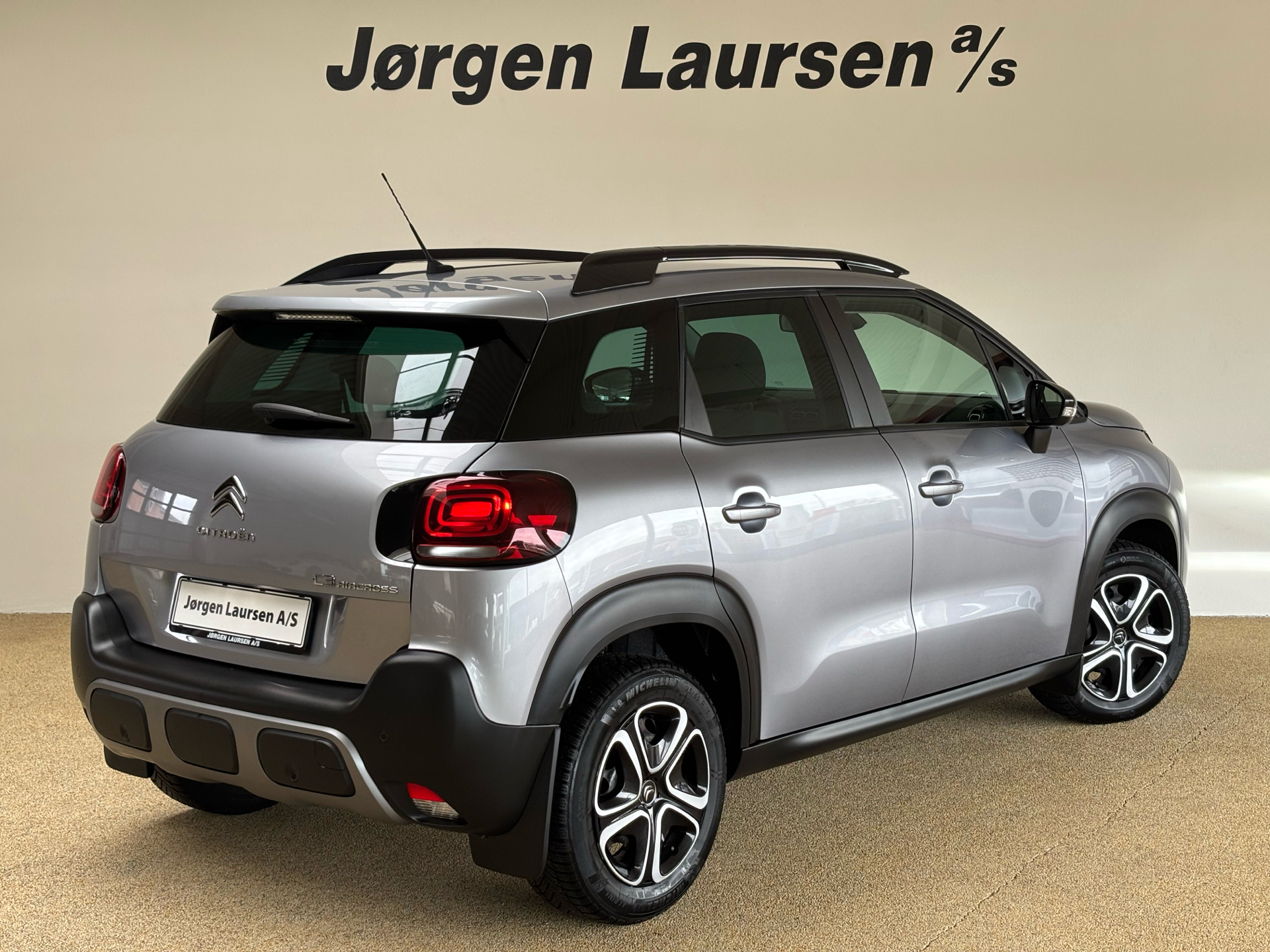 Grå Citroën C3 Aircross fra 2023